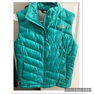 Women’s The North Face Medium Teal Puffer Vest